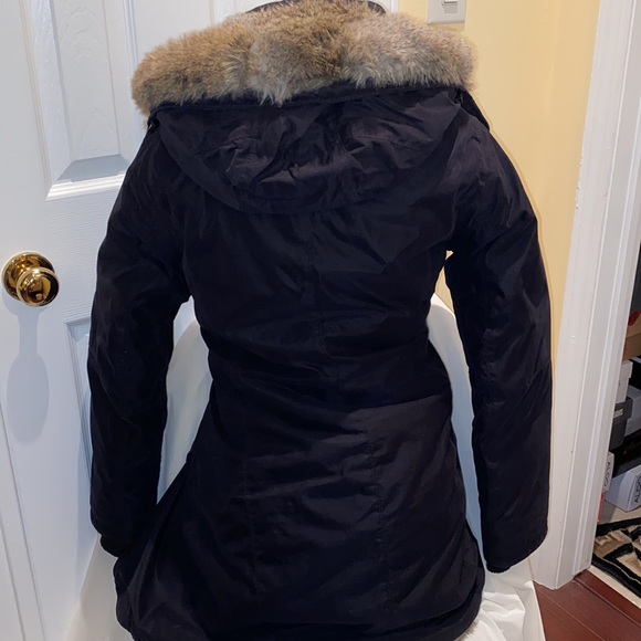 LIKE NEW BLACK FUR LINED BABATON PARKA - Picture 9 of 9